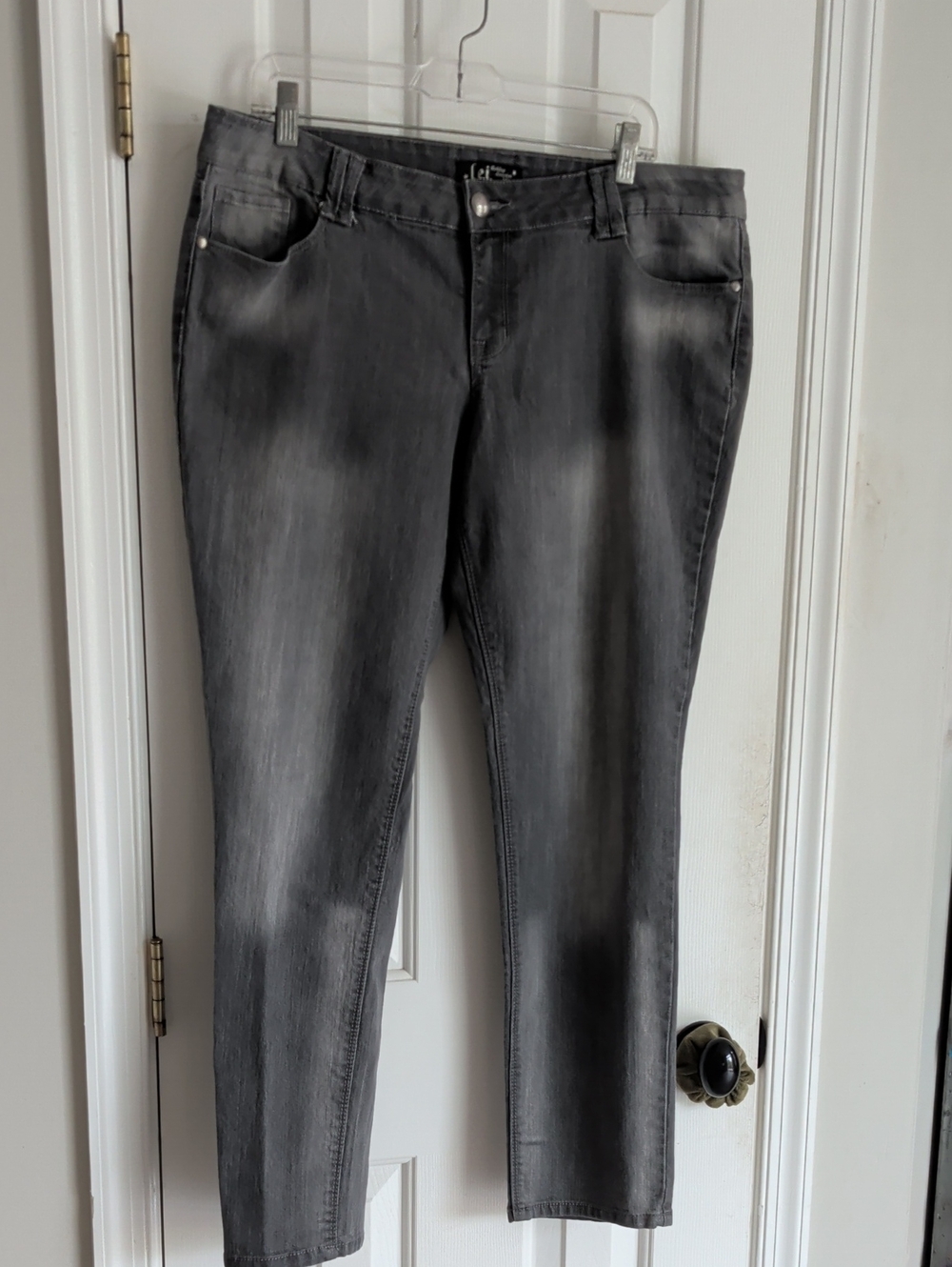 lei Women's Washed Gray Skinny Jeans